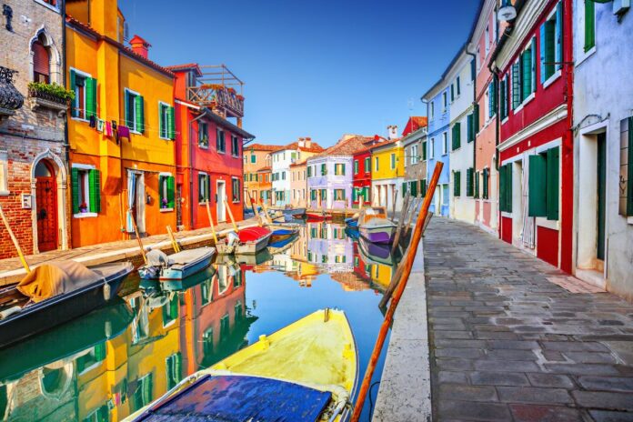 Veneto Romantic Canals Where Venices Magic Meets The Dolomites Grandeur