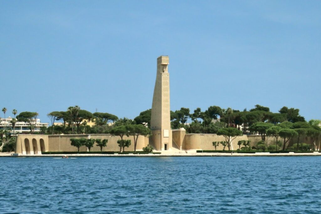 Monument to Italian Sailors